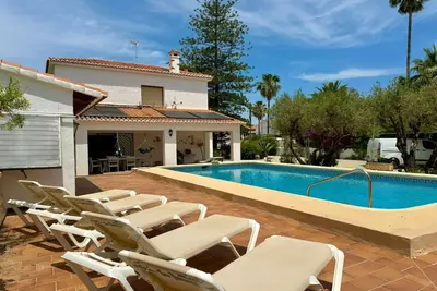 Image de Villa Juan près de la plage avec piscine spacieuse