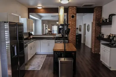 Image de Blissful Charm 3-bedroom house in charming Dt Waco