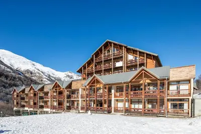 Image de Remise en forme, piscine, sauna, hammam, balcon, parking, télévision, casier à ski, 32-44m²
