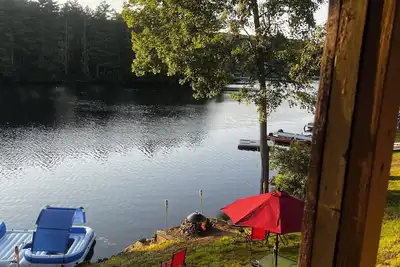 Image de Waterfront 4 bedroom house in Charlton. Packed with fun for anyone!