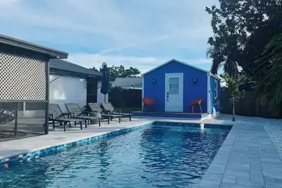 Image de Relax & Unwind! Heated Pool. Near by Img + Beaches