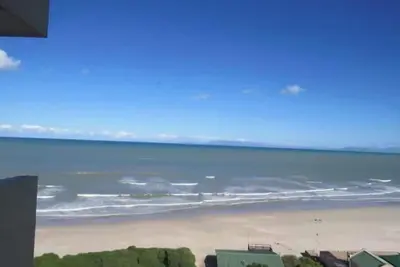 Image de Beautiful Apartment on Beachfront Strand