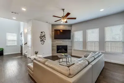 Image de Spacious Family Haven in Allen