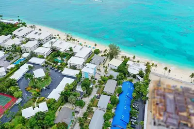 Image de Silver Thatch House – Luxe Cayman Islands Beach Stay Near Dining & Shops