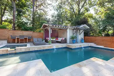 Image de Plaza Midwood Home, Near Charlotte + Hot Tub + Walkable Hotspots