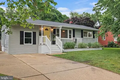 Image de Pet Friendly, 4 Bedrooms in Annapolis, Md less than 2 miles to Naval Academy.