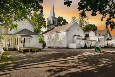 Image de The Trilogy | Sleeps 36, 3 Hot Tubs, 19 Beds, Pond