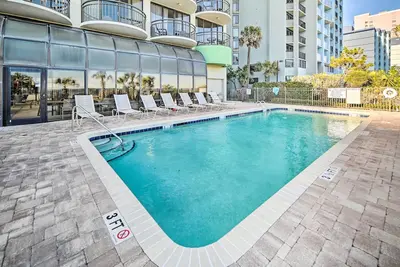 Image de Steps to Ocean: Myrtle Beach Condo w/ Balcony!