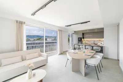 Image de Superbe 3 pièces rénové à Nice Cimiez – Calme & confort