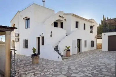 Image de Villa à Denia avec Wi-Fi, climatisation, piscine privée et parking