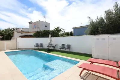 Image de Villa à 200m de la plage avec jardin et piscine à partager
