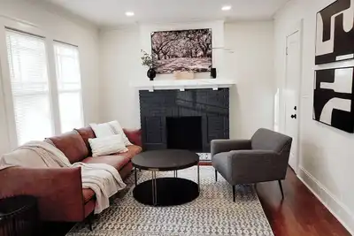 Image de <10mins 4rm Downtown, Early check-in, Pets welcome, With pool table