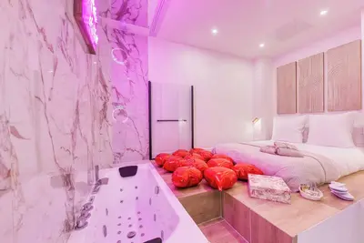 Image de Cosy appart avec Jacuzzi à 15min Champs Elysées