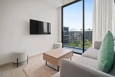 Image de Skypark Aurora 2br 2Bx2 Golf side