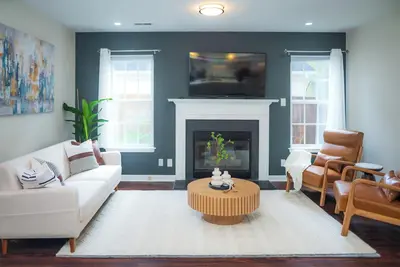 Image de Entire home in Rtp near Duke, fenced backyard