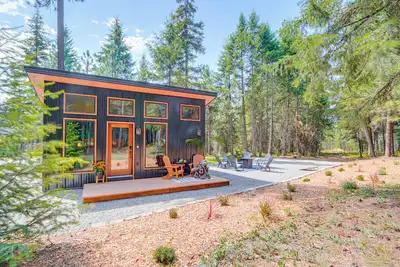 Image de 8 Mi to Farragut State Park: Wooded Cabin Escape!