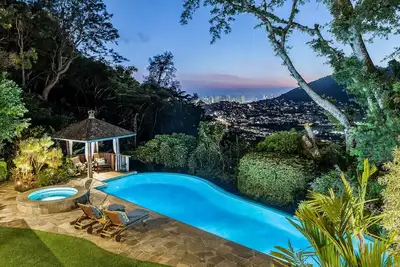 Image de Manoa Royal Retreat by Gather: Luxury 9-Acre Estate w/ Pool, Hot Tub & View