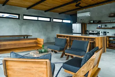 Image de Peaceful 3br waterfront villa with private dock, plunge pool & guest house