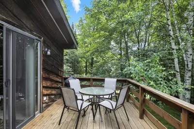 Image de New! The Treehouse Lakes & Trails Cabin