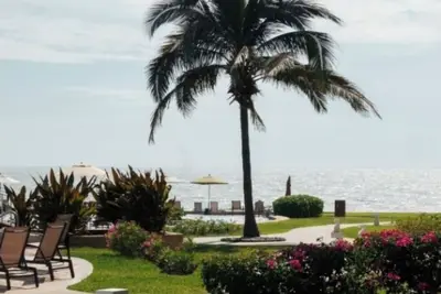 Image de Luxury Beachfront Escape, 3br Condo + 1500 sqft Patio