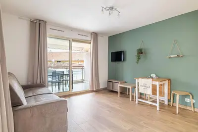 Image de Le Chataignier avec terrasse au calme et central