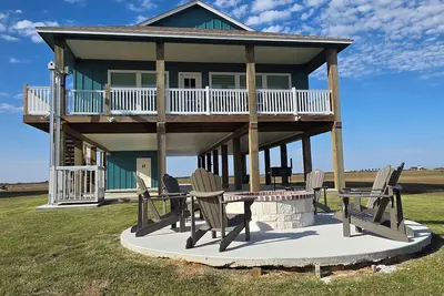 Image de Unwind on the Bay- Fishing, Pool, Tennis, Basketball courts & Kids' Playground