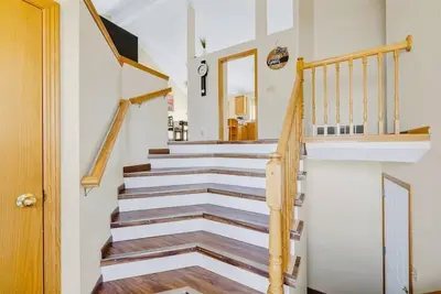 Image de Hanover. Stylish pet friendly home. No pet fee