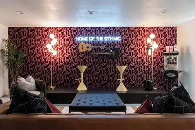 Image de 6br Sleeps 22 - Pickleball, Pool, Games, Karaoke - Perfect for Large Groups!