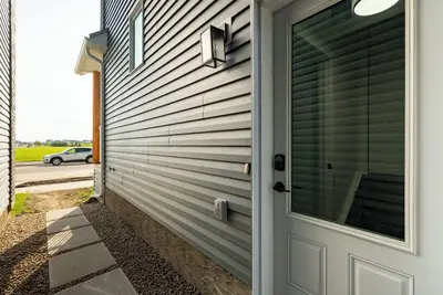 Image de Brand New 2br Suite in Seton Se | Steps to Ymca, Shops & South Health Campus