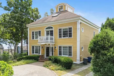 Mariner’s Rest — a captain’s quarters reimagined