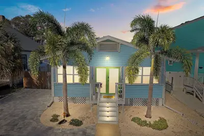 Image de Cozy Creekside Bungalow