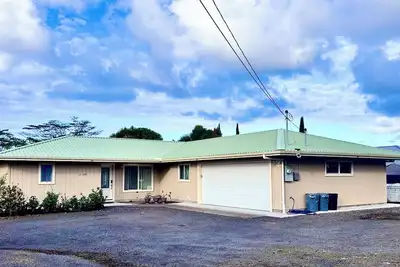 Image de 3br/ 1ba Home + Own Private Tropical Orchard!