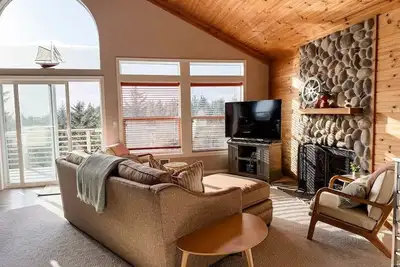 Image de Treetop Rock - 3b/2ba+ 2 Living Rooms, Bbq + Views