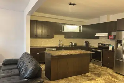 Image de 4-bedroom house in charming Kitchener with Ac,