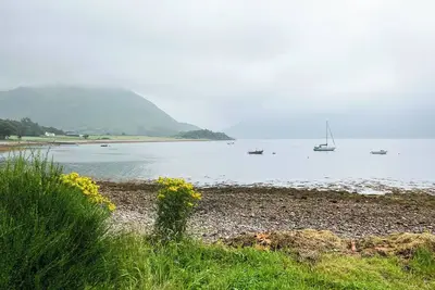 Image de 4 chambres à coucher à Arnisdale, near Kyle of Lochalsh