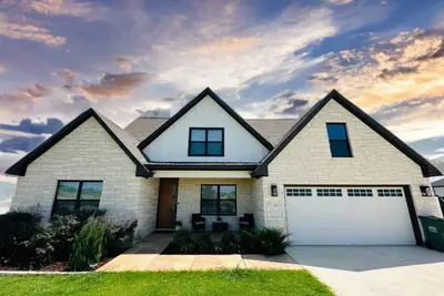 Image de 5 bedroom house near Cota / Aus