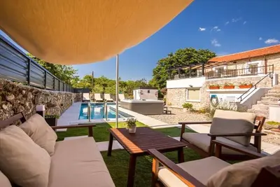 Image de Maison de vacances à Gabonjin avec piscine