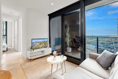 Image de Stylish Melbourne Central Escape - Balcony & Pool