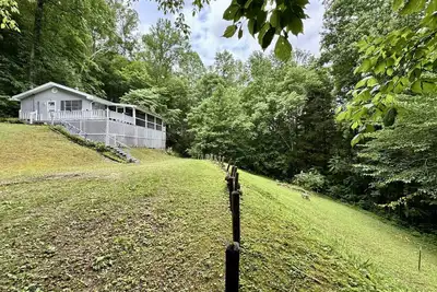 Image de Stay & Paddle • River House + Free Kayaks