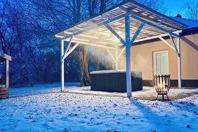Image de Forest farm with jacuzzi without neighbors, 5 mi from Soltvadkerti Lake Friendly