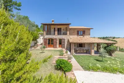 Image de Maison de vacances à Todi avec 4 chambres à coucher, 8 couchages