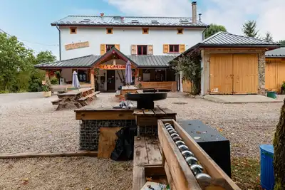 Image de Gîte 'Les Carlines' avec vue sur la montagne, terrasse partagée et Wi-Fi