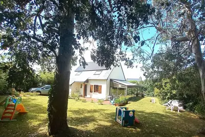 Image de Maison de Vacances 'Le Nid d'Émeraude' avec Terrasse Privée, Jardin Privé et Wi-Fi