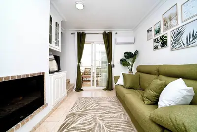 Image de Seaside Breeze – Stylish Duplex by the Shore