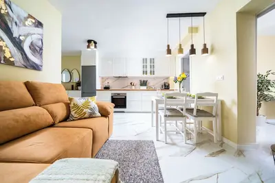Image de Cozy Ground-Floor Bungalow Steps from the Beach