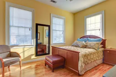 Image de Entire 2bd, Near Forsyth Park