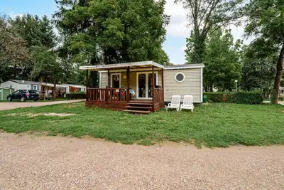 Image de Appartement 'Lydia's Mobilhome' avec piscine commune, terrasse privée et jardin privé