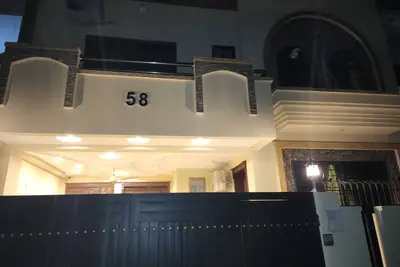 Image de Aspire Lodge - Family Guest House, Bedrooms with private washrooms in Islamabad