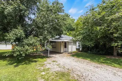 Image de Cozy & Quiet Home Away From Home - 3 Bed, 2 Bath, 4 Beds! !
