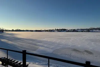Image de Lakefront property on the shore of Richmond Lake\nAlways in season. Always fun.